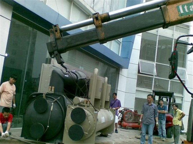 耀州区随车吊和汽车吊的核心区别是什么？哪种更省钱？